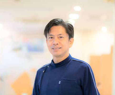 院長　岡本　好史